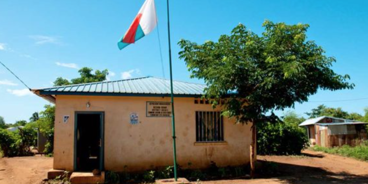Madagascar veut équiper ses responsables locaux de smartphones pour accélérer l’inclusion numérique